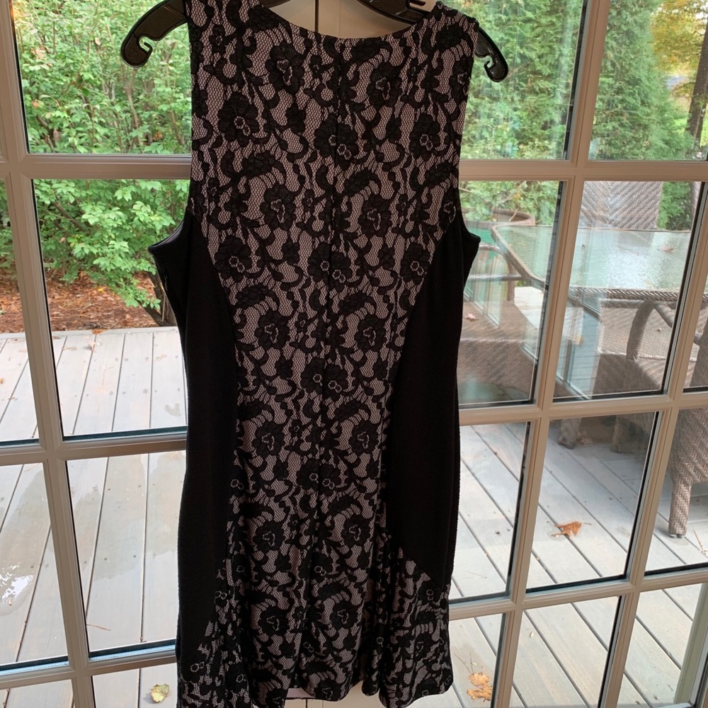 Dress - Picture 4 of 6